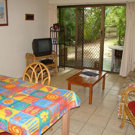Noosa Yallambee Holiday Apartments 누사빌 외부 사진