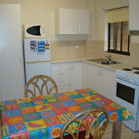 Noosa Yallambee Holiday Apartments 누사빌 외부 사진
