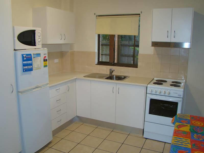Noosa Yallambee Holiday Apartments 누사빌 외부 사진