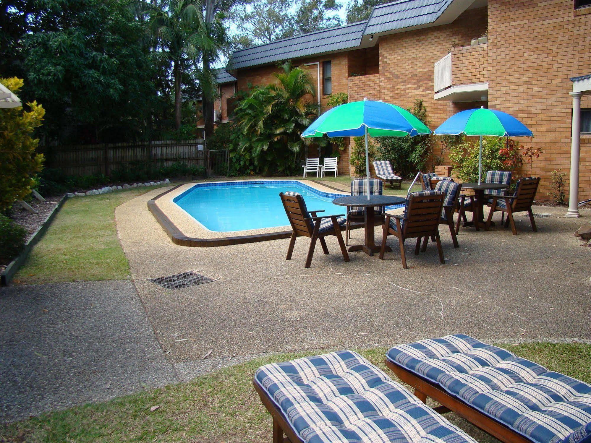 Noosa Yallambee Holiday Apartments 누사빌 외부 사진
