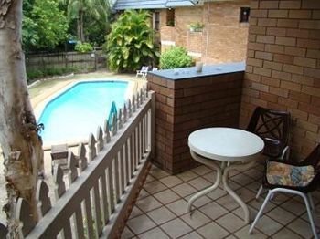 Noosa Yallambee Holiday Apartments 누사빌 외부 사진